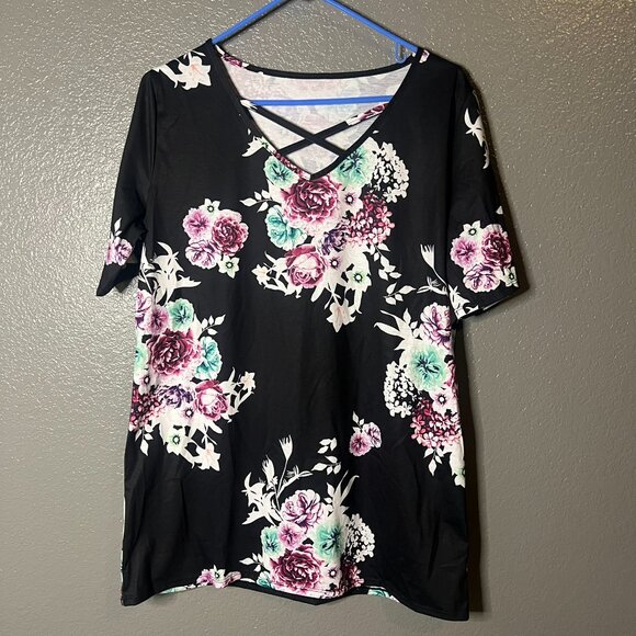 Floral Print Criss-Cross V-Neck Short Sleeve Top - Picture 3 of 4